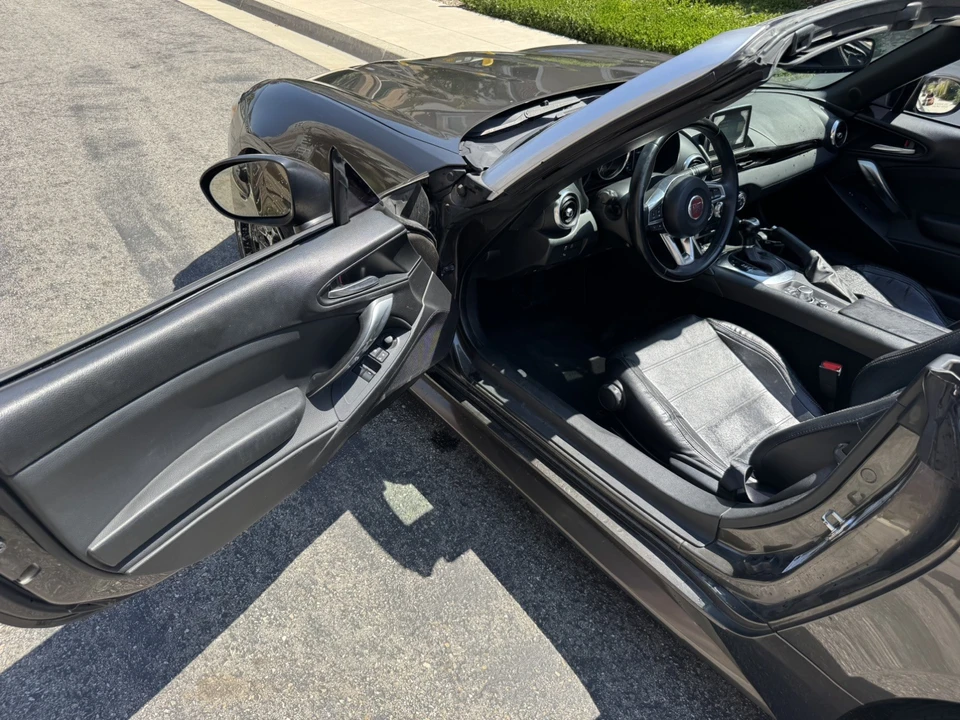 2017 Fiat 124 Spider - Image 28 of 31