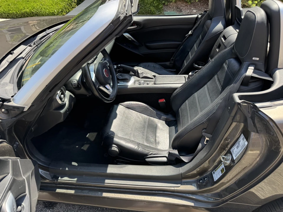 2017 Fiat 124 Spider - Image 23 of 31