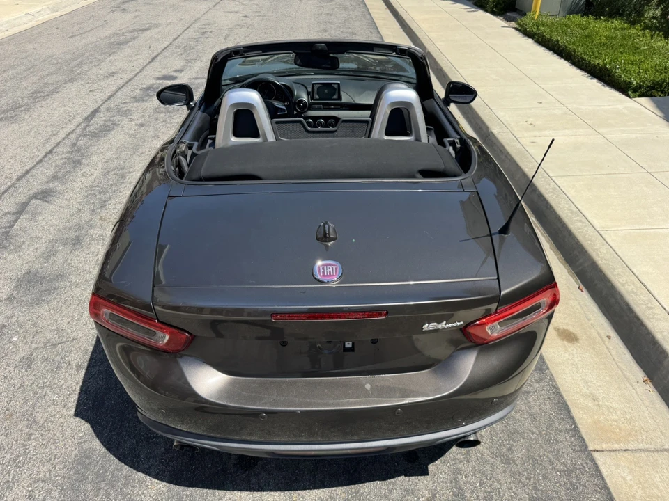 2017 Fiat 124 Spider - Image 30 of 31