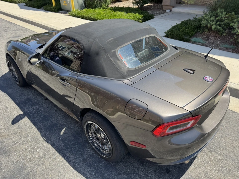 2017 Fiat 124 Spider - Image 17 of 31