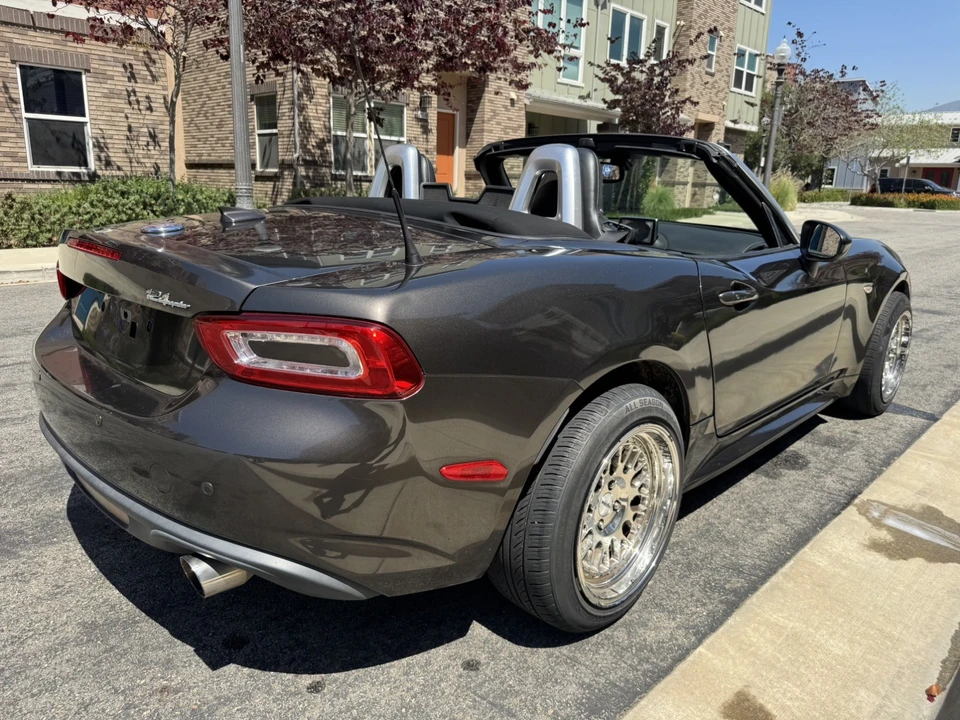 2017 Fiat 124 Spider - Image 16 of 31