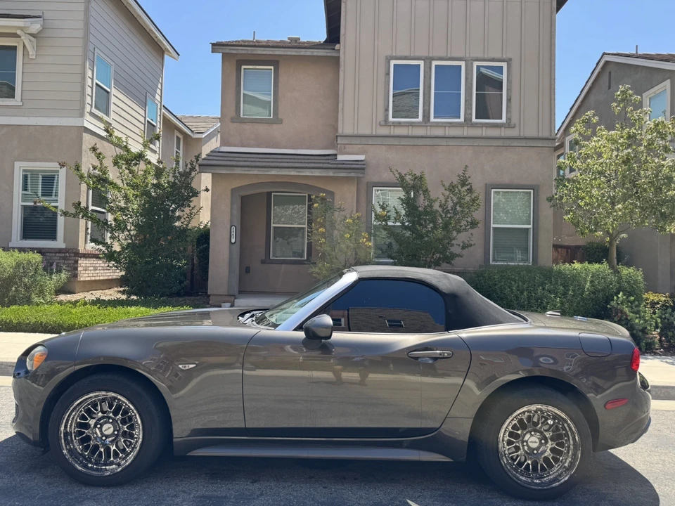 2017 Fiat 124 Spider - Image 10 of 31
