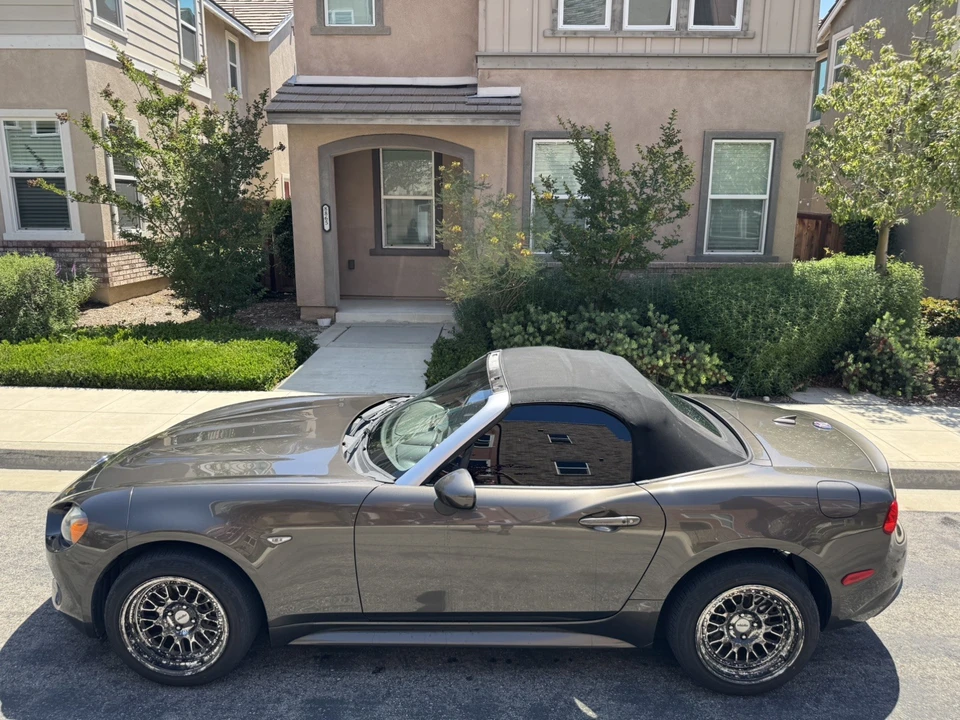 2017 Fiat 124 Spider - Image 26 of 31