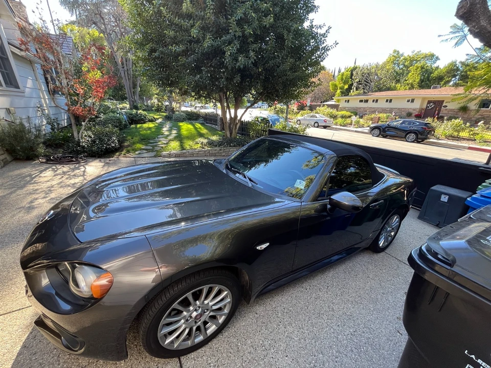 2017 Fiat 124 Spider - Image 7 of 8