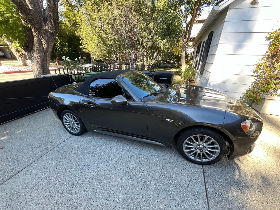 2017 Fiat 124 Spider - Image 4 of 8
