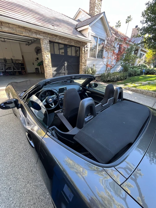 2017 Fiat 124 Spider - Image 2 of 8