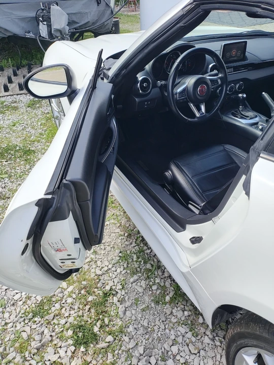 2017 Fiat 124 Spider - Image 5 of 15