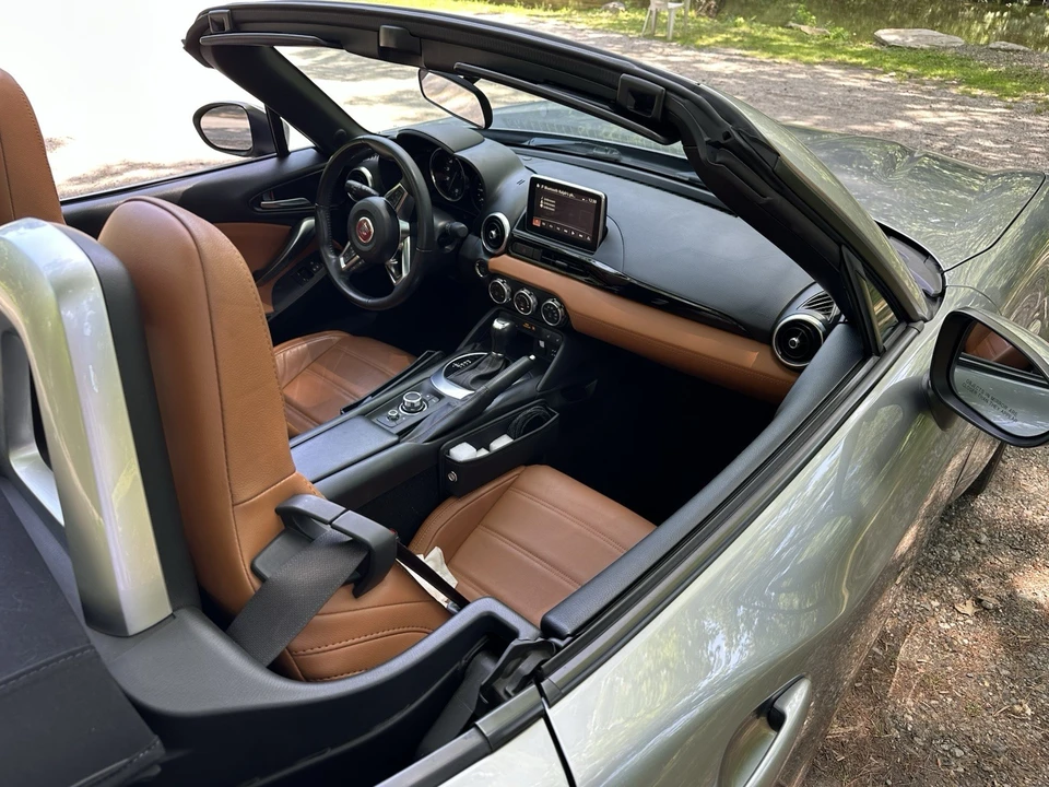 2017 Fiat 124 Spider - Image 5 of 14