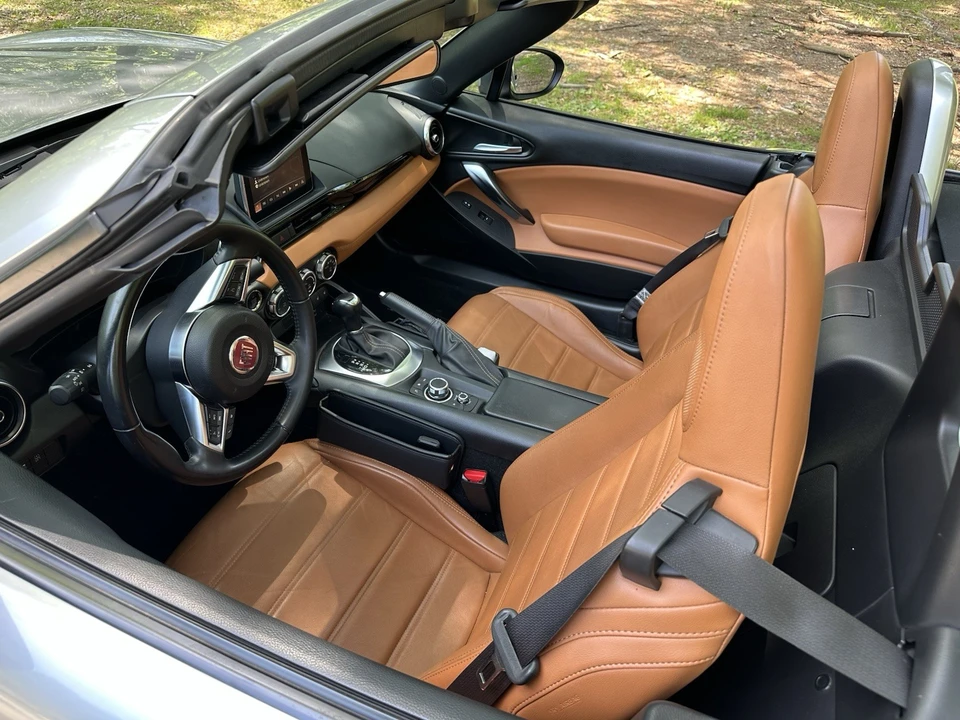 2017 Fiat 124 Spider - Image 6 of 14