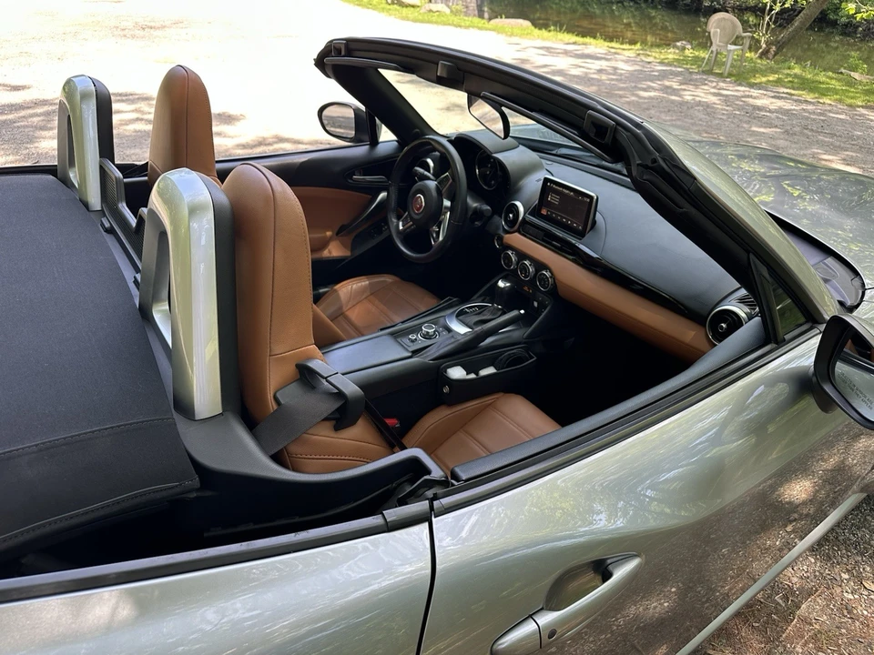 2017 Fiat 124 Spider - Image 4 of 14