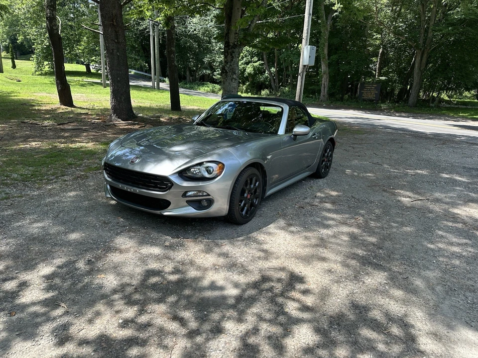 2017 Fiat 124 Spider - Image 9 of 14