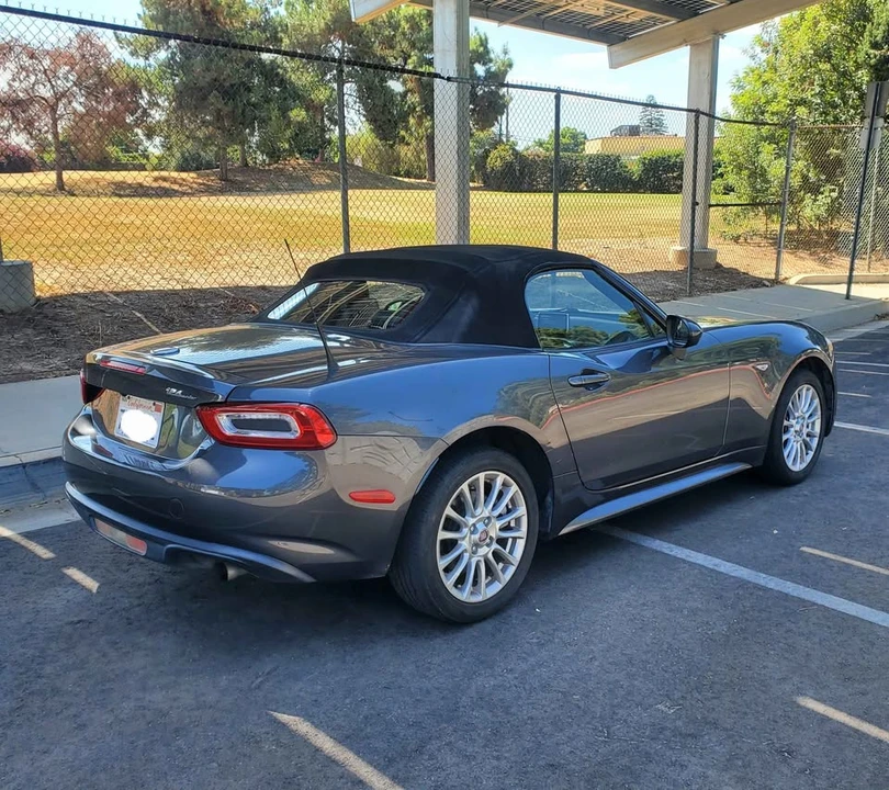 2017 Fiat 124 Spider - Image 6 of 14
