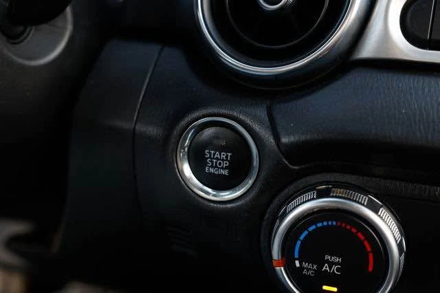 2017 Fiat 124 Spider - Image 12 of 14
