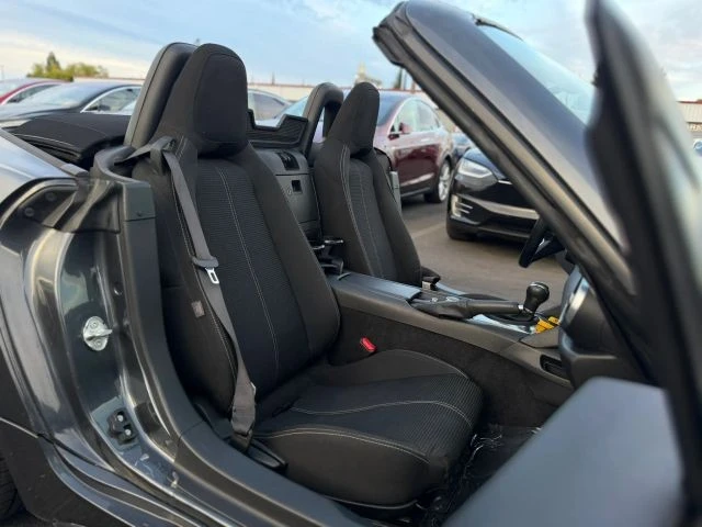 2017 Fiat 124 Spider - Image 11 of 26