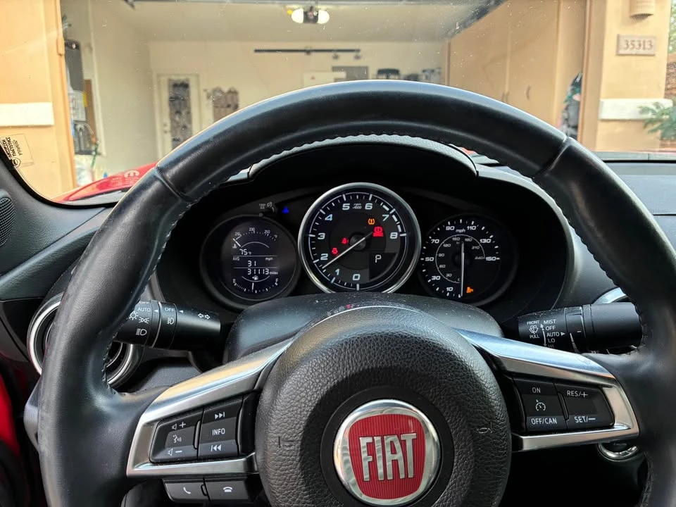 2017 Fiat 124 Spider - Image 8 of 8