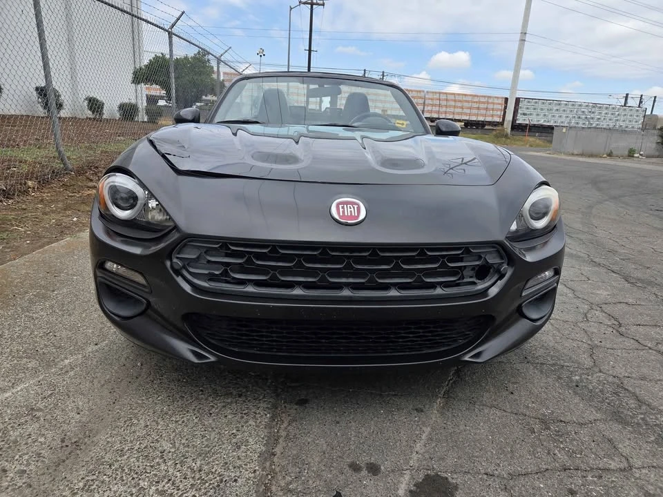 2017 Fiat 124 Spider - Image 9 of 9