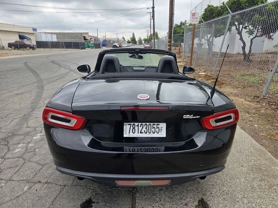 2017 Fiat 124 Spider - Image 2 of 9