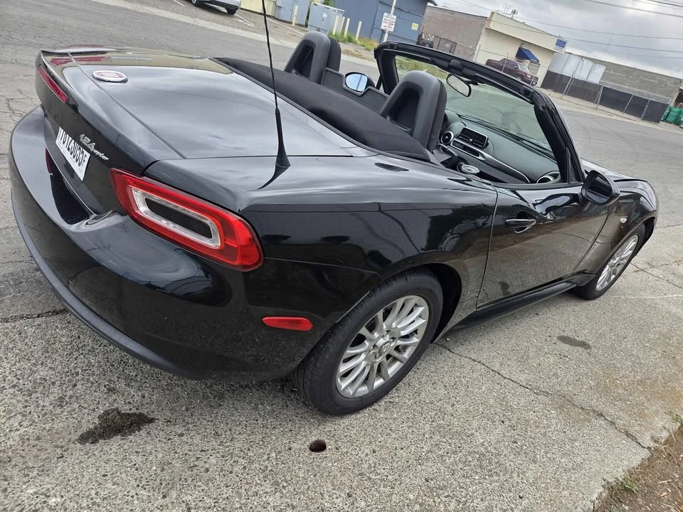 2017 Fiat 124 Spider - Image 3 of 9