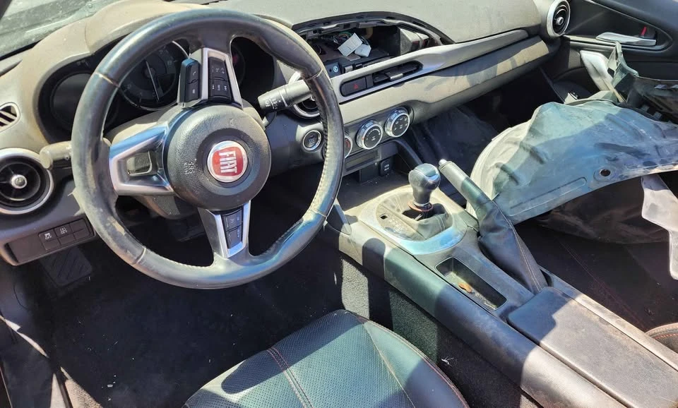 2017 Fiat 124 Spider - Image 11 of 17