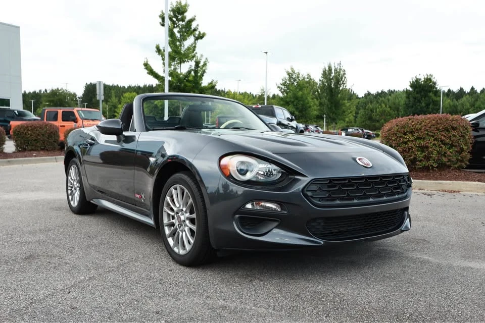 2017 Fiat 124 Spider - Image 2 of 8