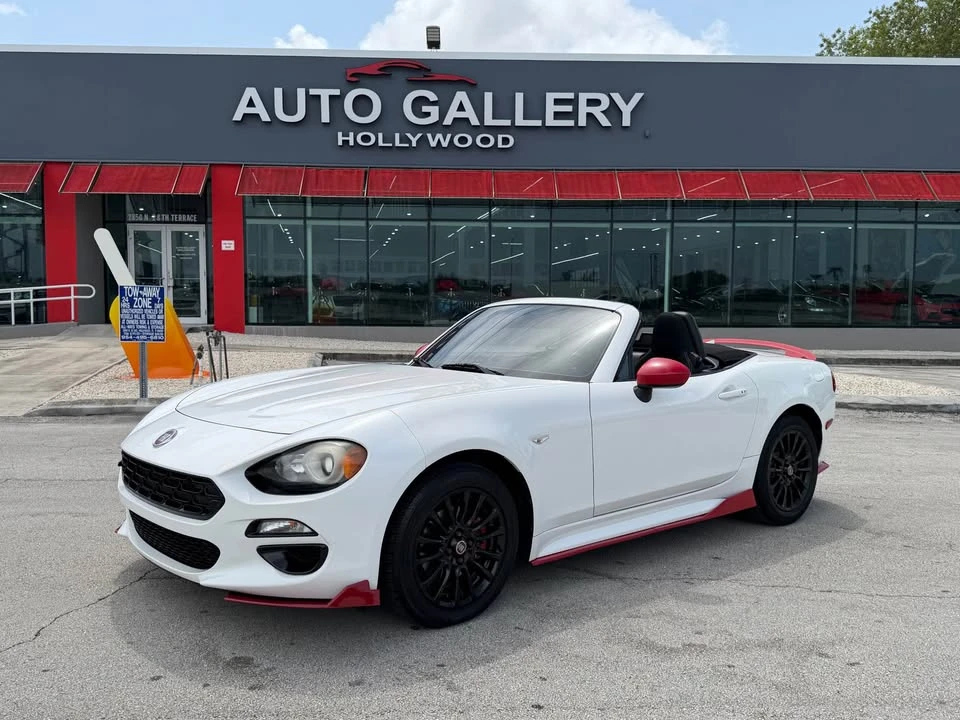2017 Fiat 124 Spider - Image 10 of 10