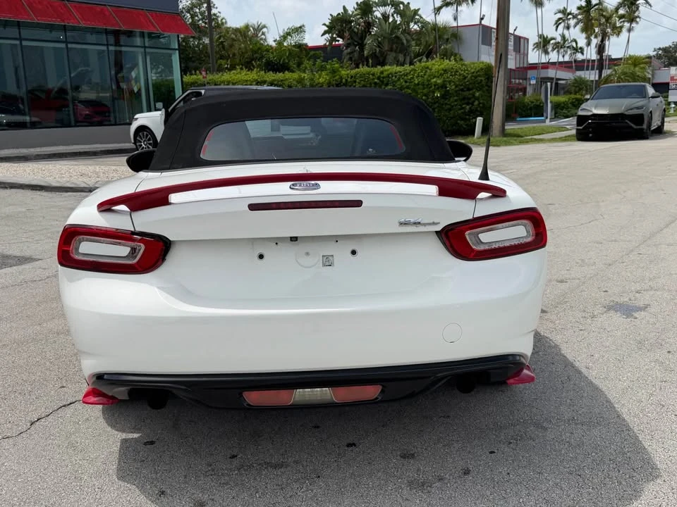 2017 Fiat 124 Spider - Image 9 of 10
