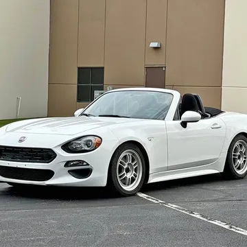 2017 Fiat 124 Spider Classica Convertible 2D