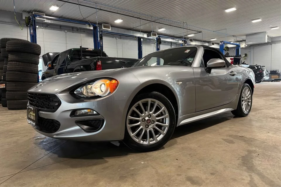 2017 Fiat 124 Spider - Image 8 of 14