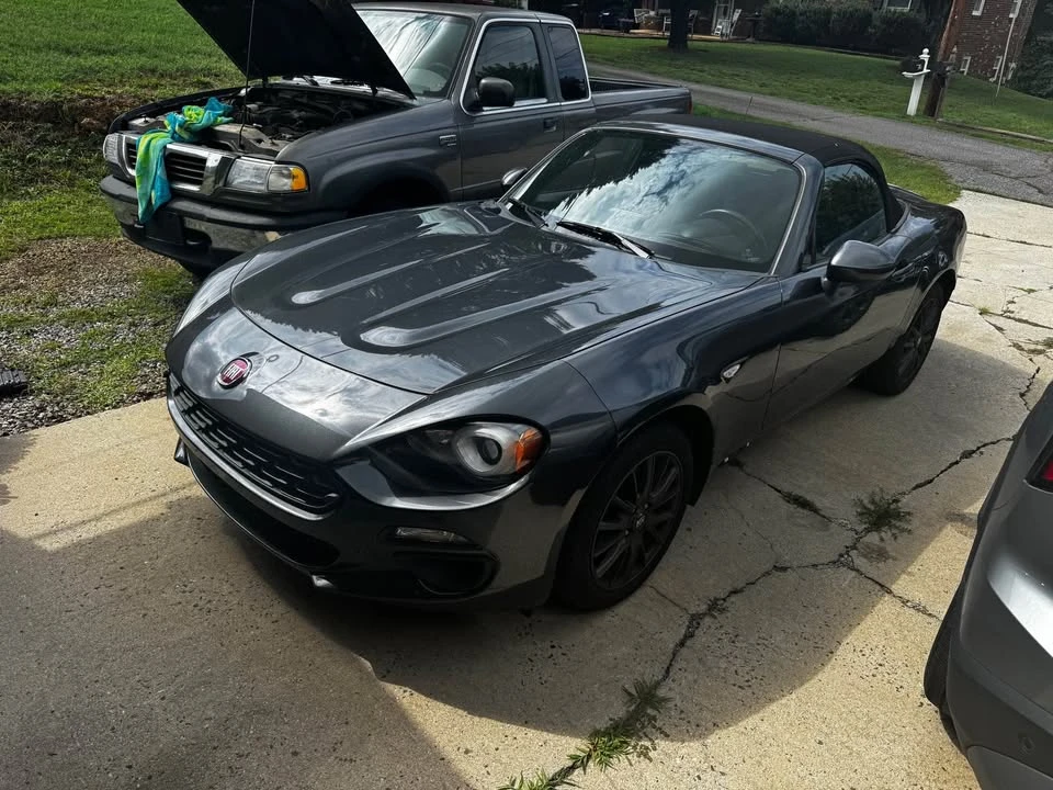 2017 Fiat 124 Spider - Image 2 of 5