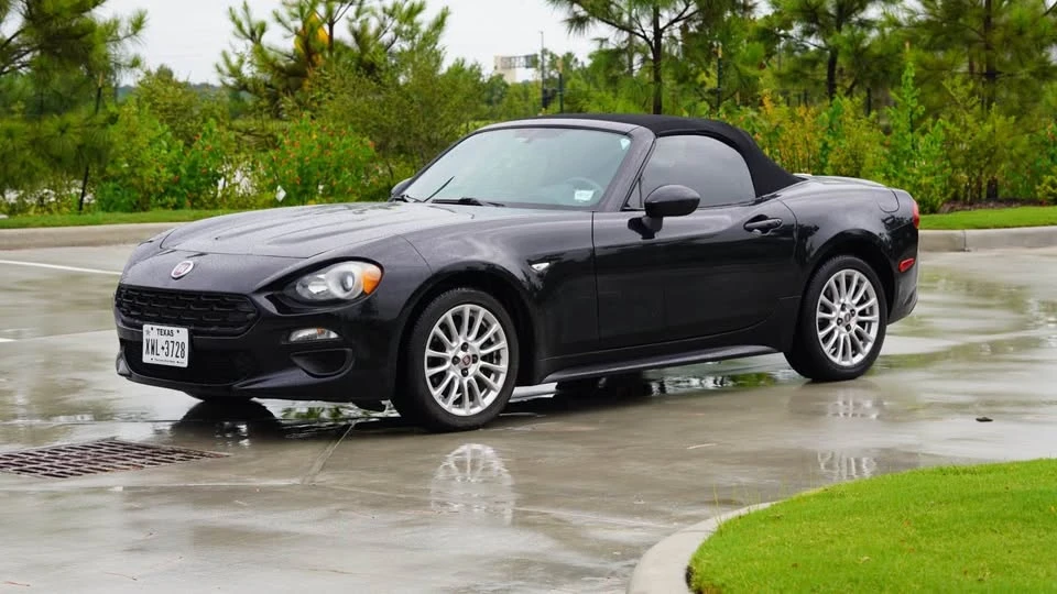 2017 Fiat 124 Spider - Image 4 of 9