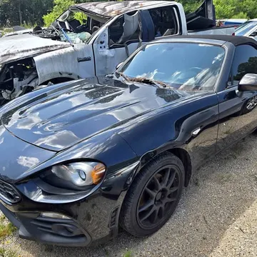 2017 Fiat 124 Spider Classica Convertible 2D