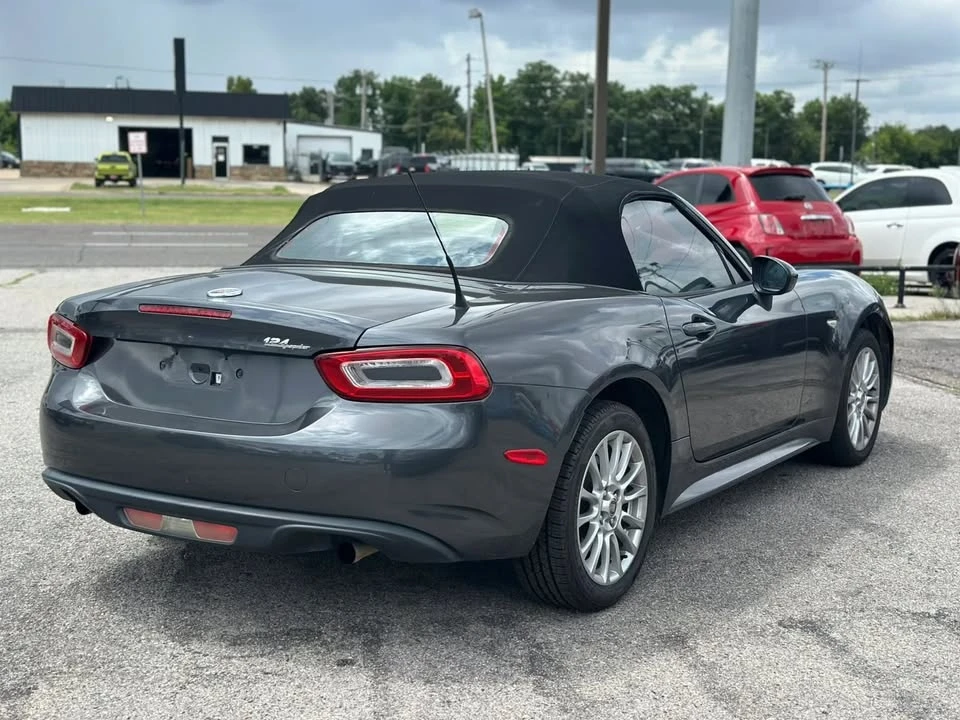 2017 Fiat 124 Spider - Image 11 of 20
