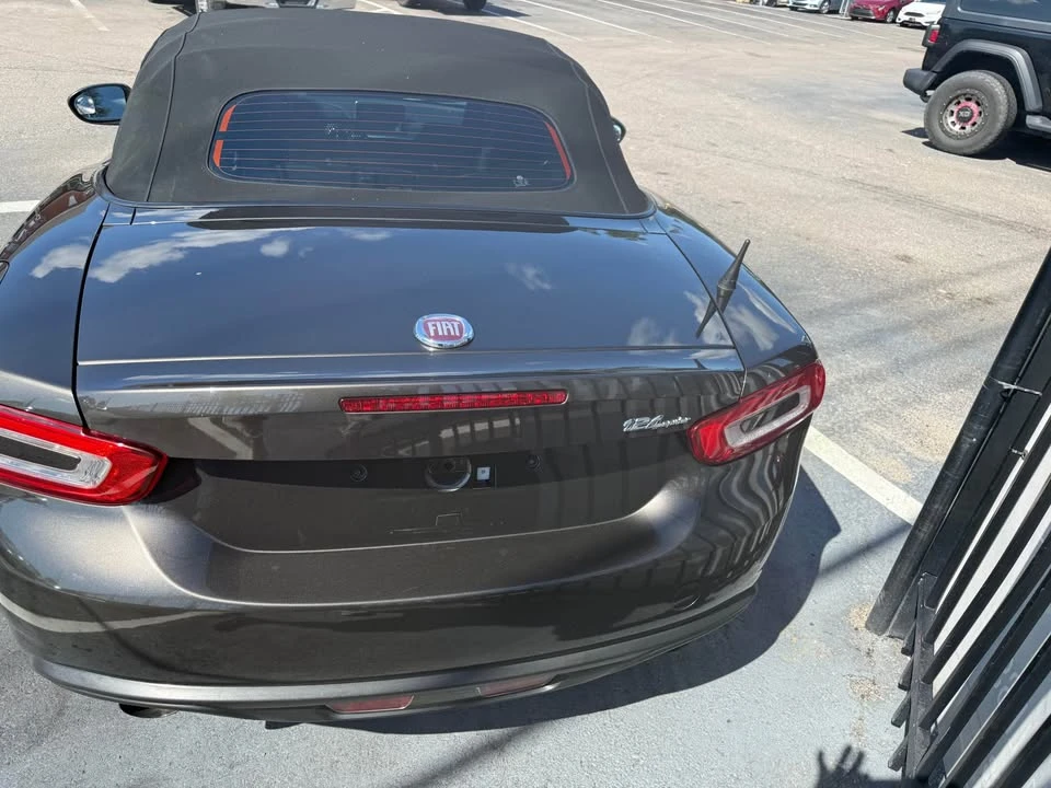 2017 Fiat 124 Spider - Image 4 of 4