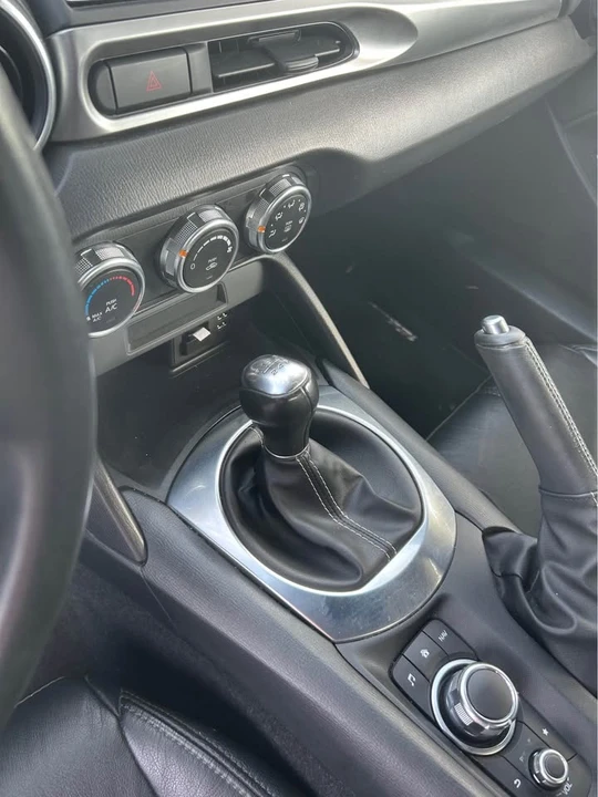 2017 Fiat 124 Spider - Image 3 of 4