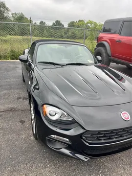 2017 Fiat 124 Spider Classica Convertible 2D
