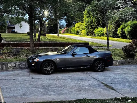 2017 Fiat 124 Spider Classica Convertible 2D