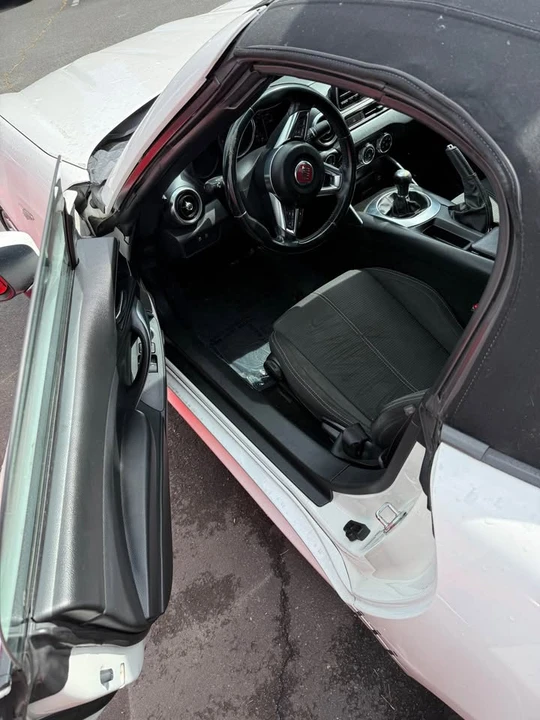 2017 Fiat 124 Spider - Image 8 of 11