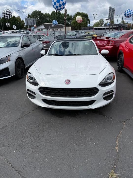 2017 Fiat 124 Spider - Image 2 of 11