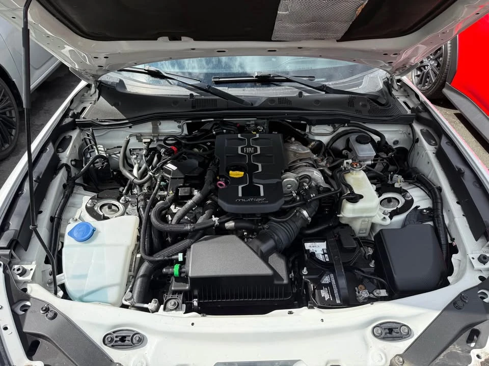 2017 Fiat 124 Spider - Image 9 of 11