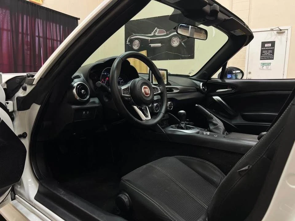 2017 Fiat 124 Spider - Image 8 of 20