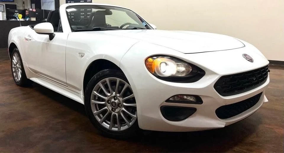 2017 Fiat 124 Spider - Image 17 of 20