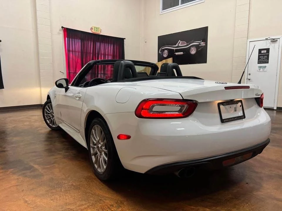 2017 Fiat 124 Spider - Image 16 of 20