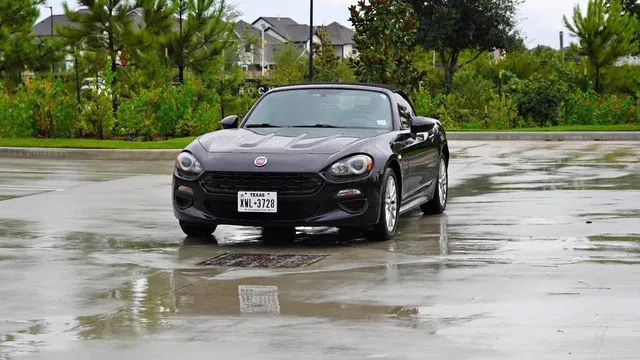 2017 Fiat 124 Spider Classica Convertible 2D