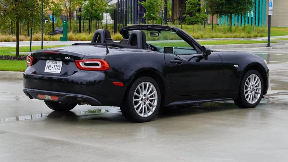 2017 Fiat 124 Spider - Image 3 of 13