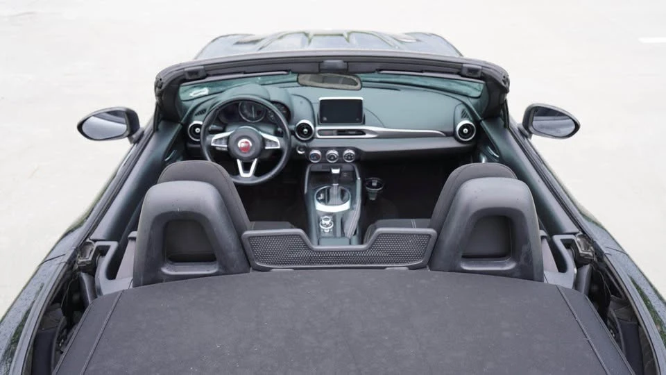 2017 Fiat 124 Spider - Image 10 of 13