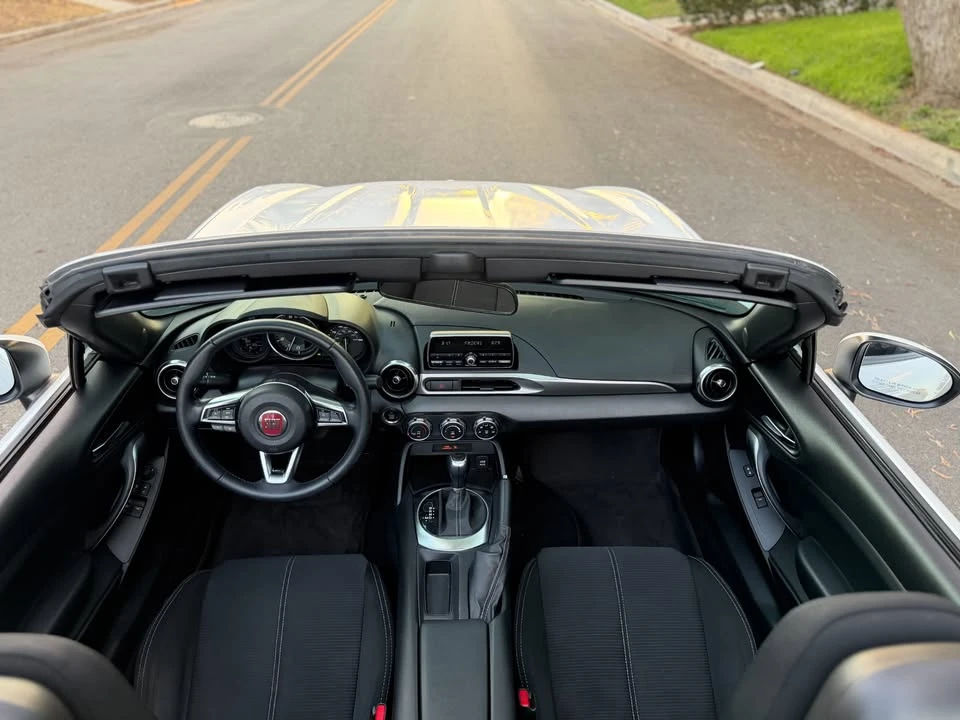 2017 Fiat 124 Spider - Image 7 of 19
