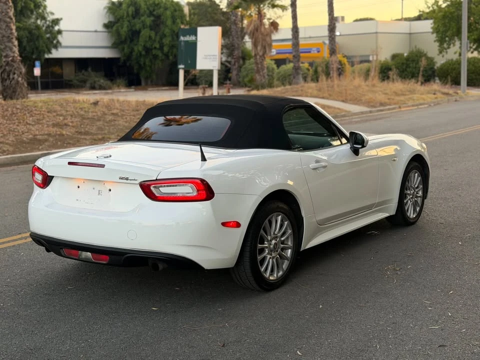 2017 Fiat 124 Spider - Image 19 of 19