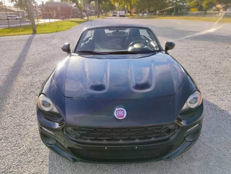 2017 Fiat 124 Spider - Image 10 of 11