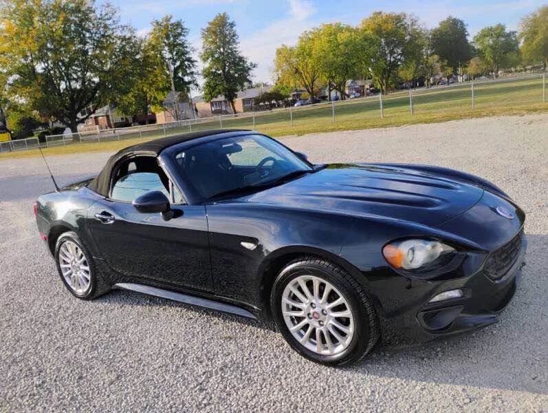 2017 Fiat 124 Spider - Image 2 of 11