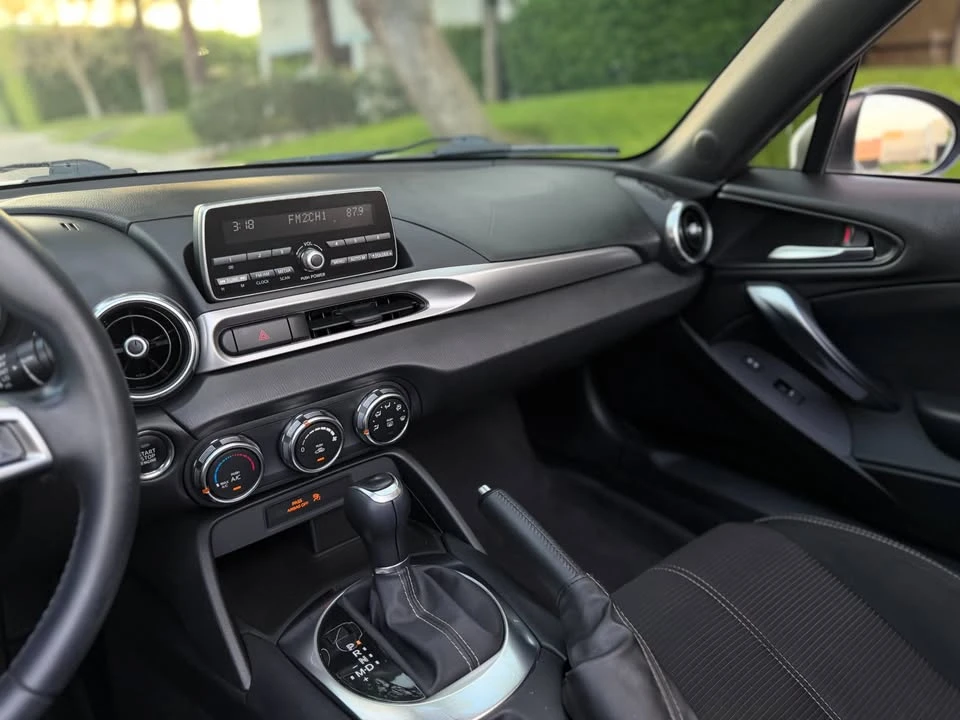2017 Fiat 124 Spider - Image 14 of 19